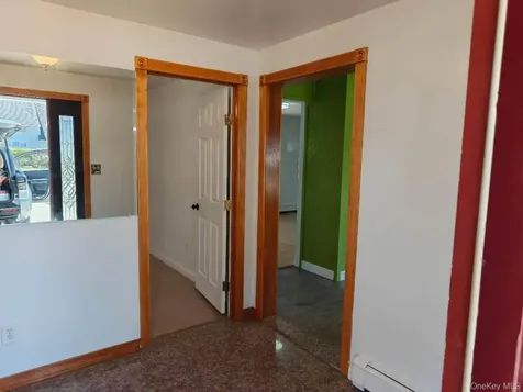82 Lantern Road Hicksville NY 11801