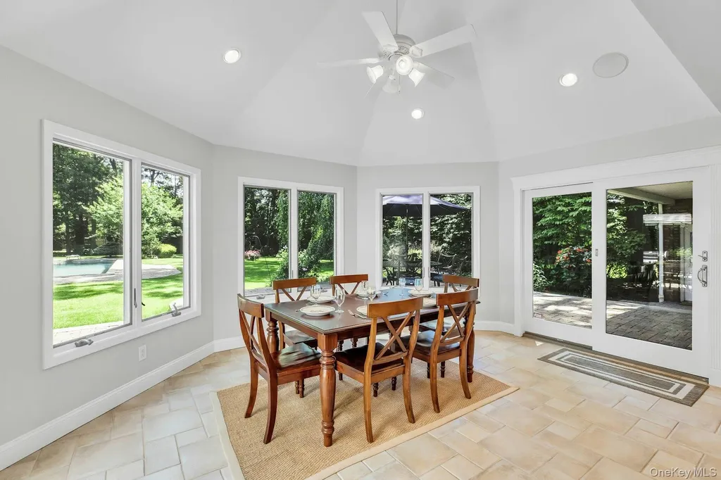 10 Winter Lane Dix Hills NY 11746
