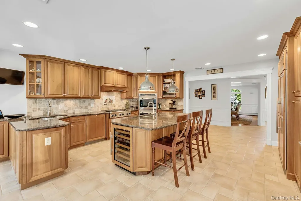 10 Winter Lane Dix Hills NY 11746