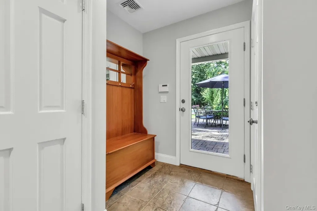 10 Winter Lane Dix Hills NY 11746