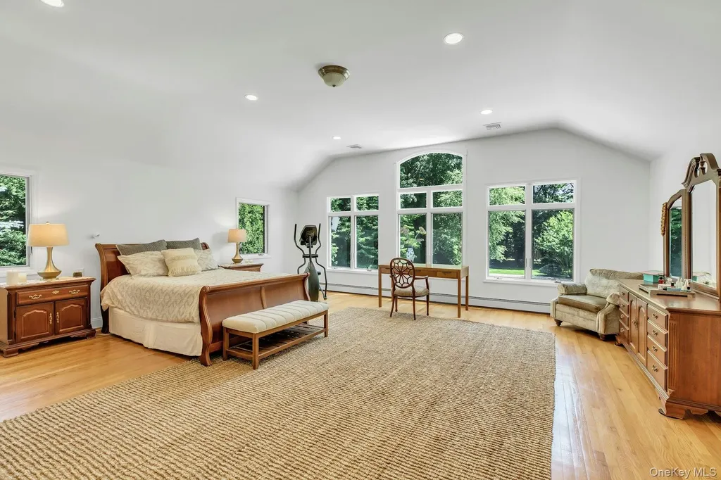 10 Winter Lane Dix Hills NY 11746
