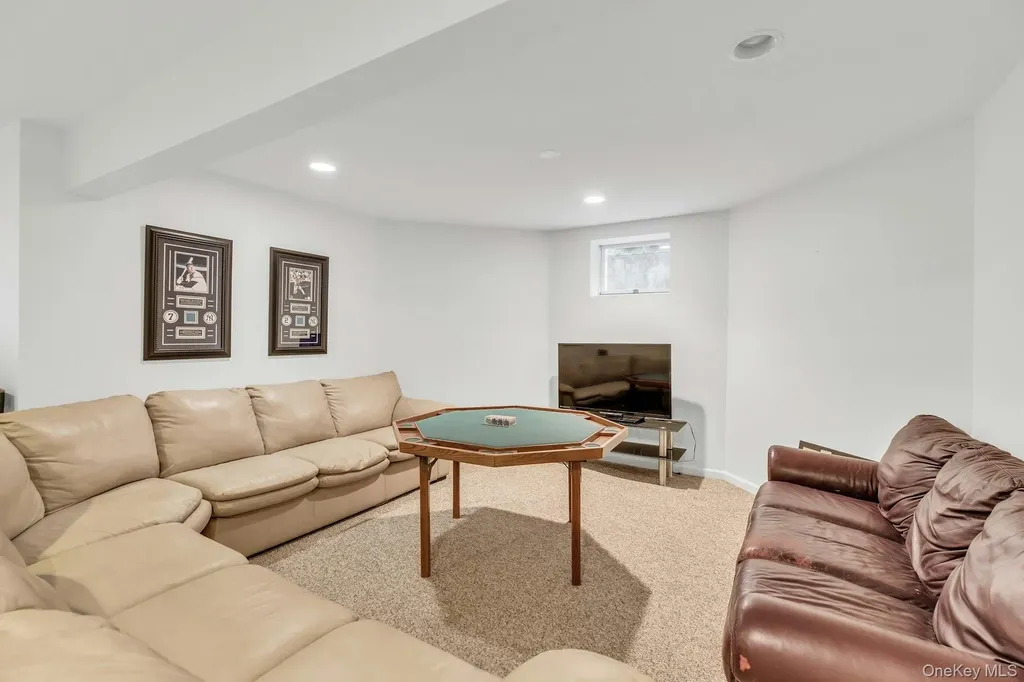 10 Winter Lane Dix Hills NY 11746