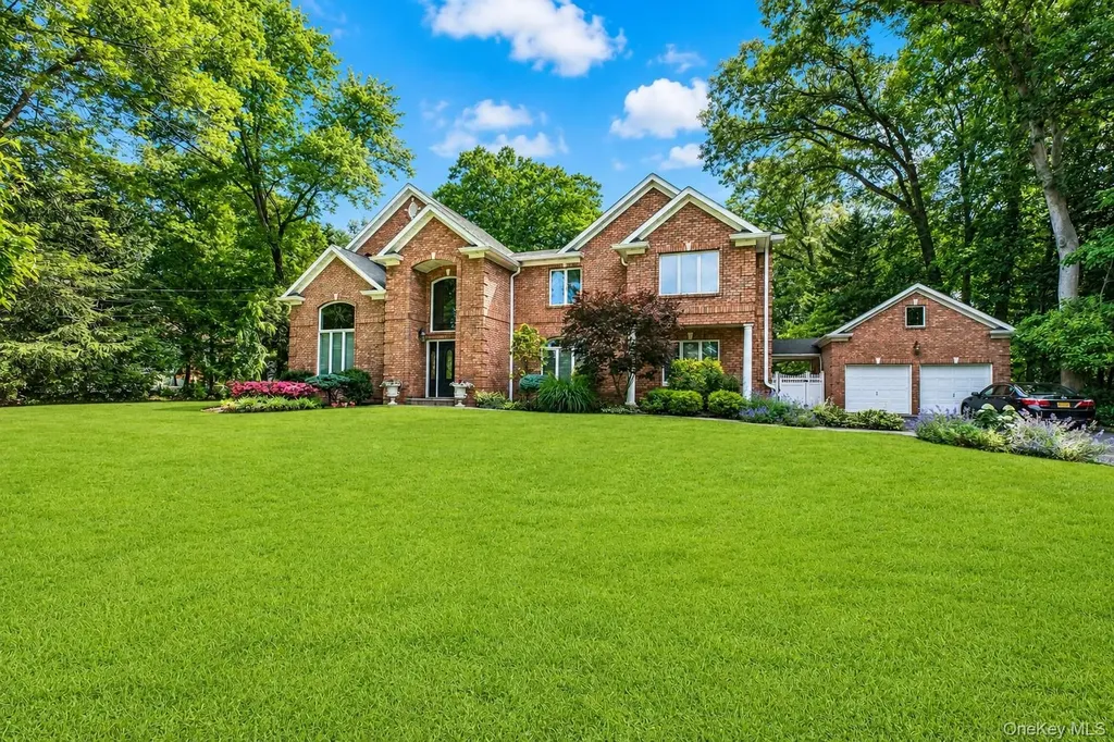 10 Winter Lane Dix Hills NY 11746