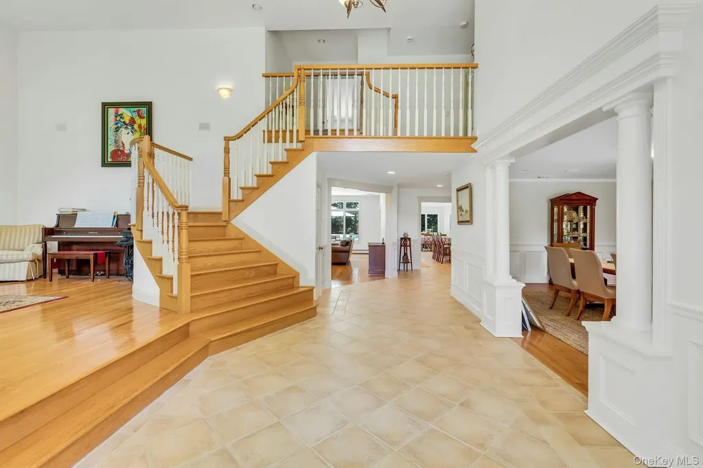 10 Winter Lane Dix Hills NY 11746