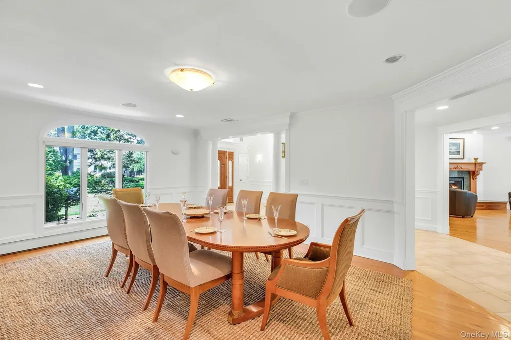10 Winter Lane Dix Hills NY 11746