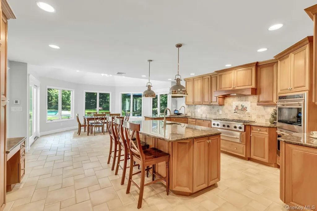 10 Winter Lane Dix Hills NY 11746