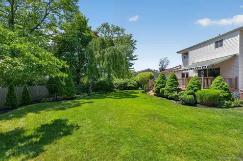 6 W Oak Hill Oyster Bay NY 11771