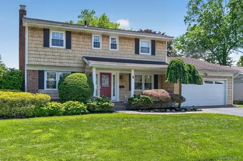 6 W Oak Hill Oyster Bay NY 11771