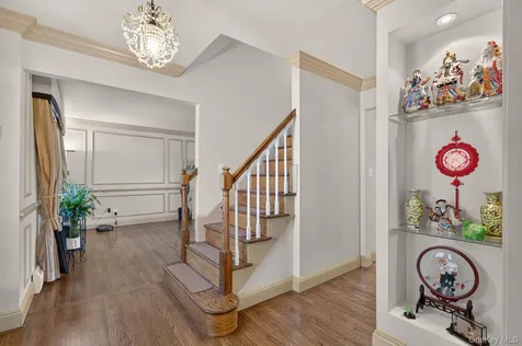 6 W Oak Hill Oyster Bay NY 11771