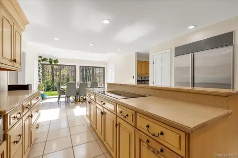 219 Carnation Drive Farmingdale NY 11735