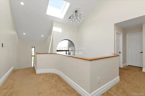 219 Carnation Drive Farmingdale NY 11735