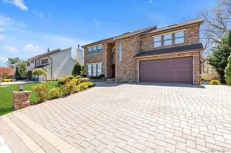 219 Carnation Drive Farmingdale NY 11735