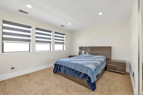 219 Carnation Drive Farmingdale NY 11735