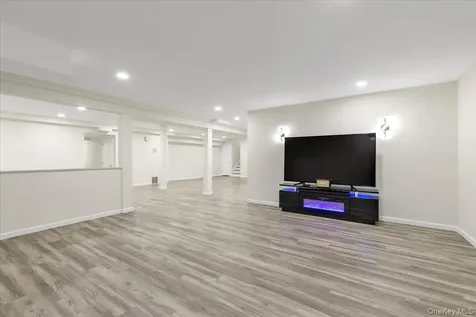219 Carnation Drive Farmingdale NY 11735
