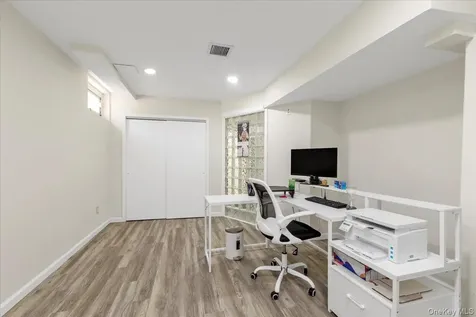 219 Carnation Drive Farmingdale NY 11735