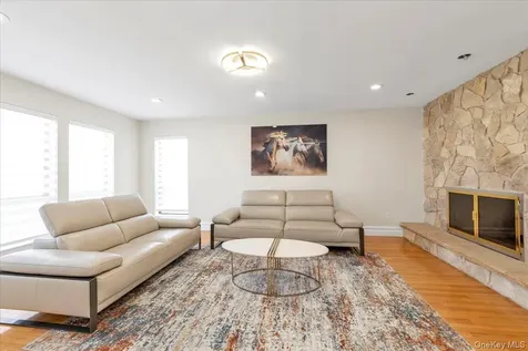 219 Carnation Drive Farmingdale NY 11735