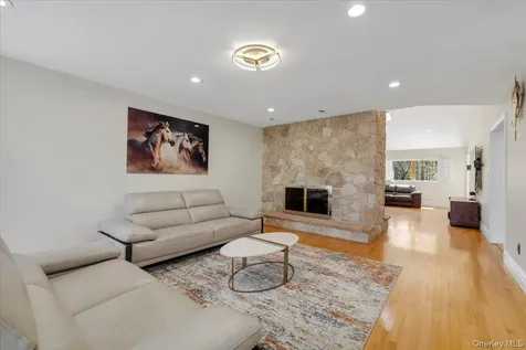 219 Carnation Drive Farmingdale NY 11735