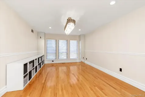 219 Carnation Drive Farmingdale NY 11735