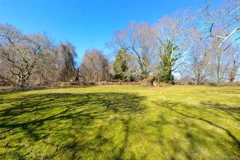 1 Pond Road Glen Cove NY 11542