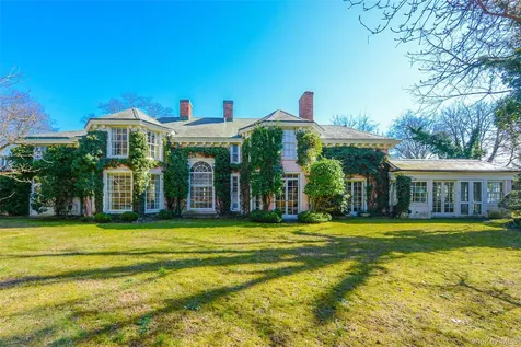 1 Pond Road Glen Cove NY 11542