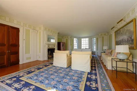 1 Pond Road Glen Cove NY 11542