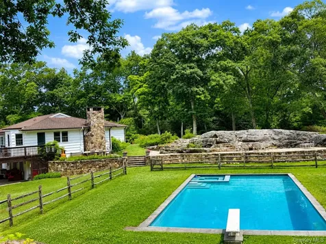 10 Apple Tree Lane Pound Ridge NY 10576