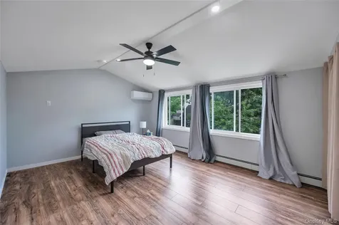 40 Blueberry Lane Hicksville NY 11801