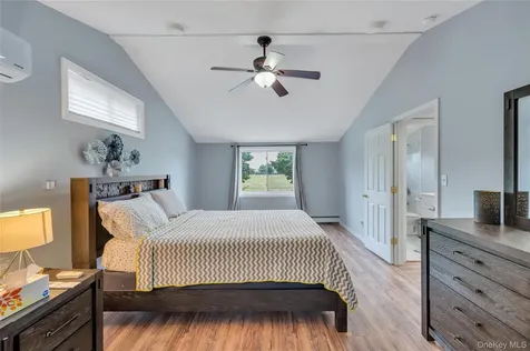 40 Blueberry Lane Hicksville NY 11801