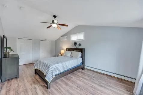 40 Blueberry Lane Hicksville NY 11801