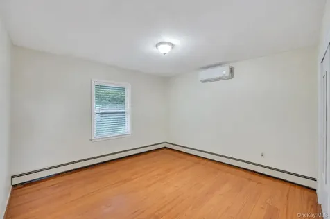 40 Blueberry Lane Hicksville NY 11801