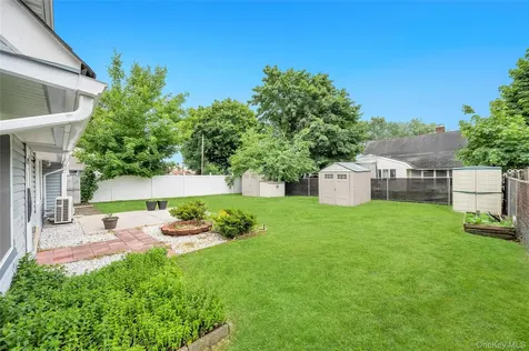 40 Blueberry Lane Hicksville NY 11801