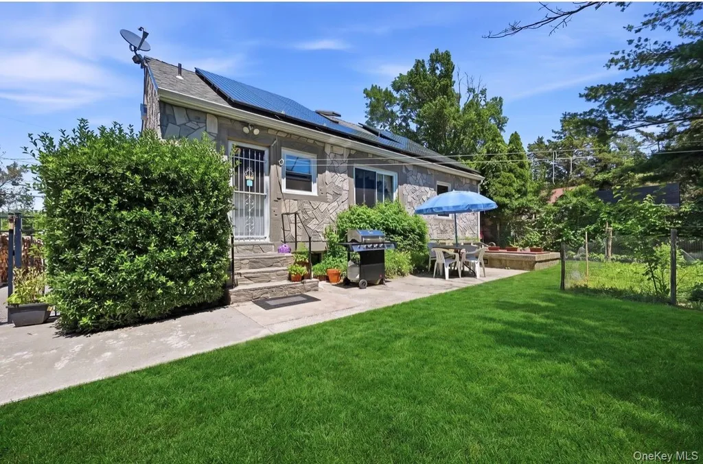 26 Hickory Road Rocky Point NY 11778