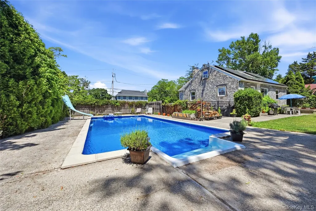 26 Hickory Road Rocky Point NY 11778