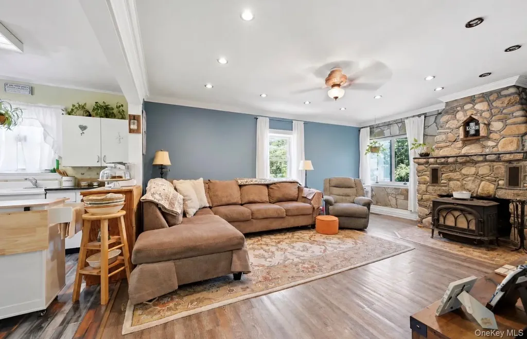 26 Hickory Road Rocky Point NY 11778