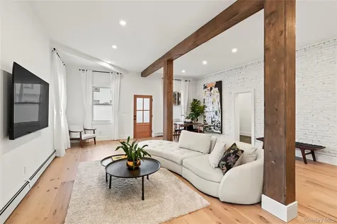 93 Central Avenue Sea Cliff NY 11579
