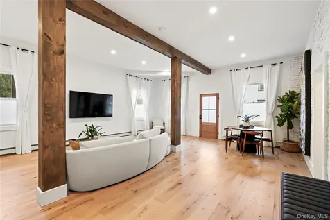93 Central Avenue Sea Cliff NY 11579