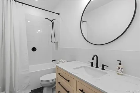 93 Central Avenue Sea Cliff NY 11579