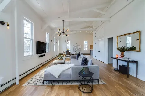 93 Central Avenue Sea Cliff NY 11579