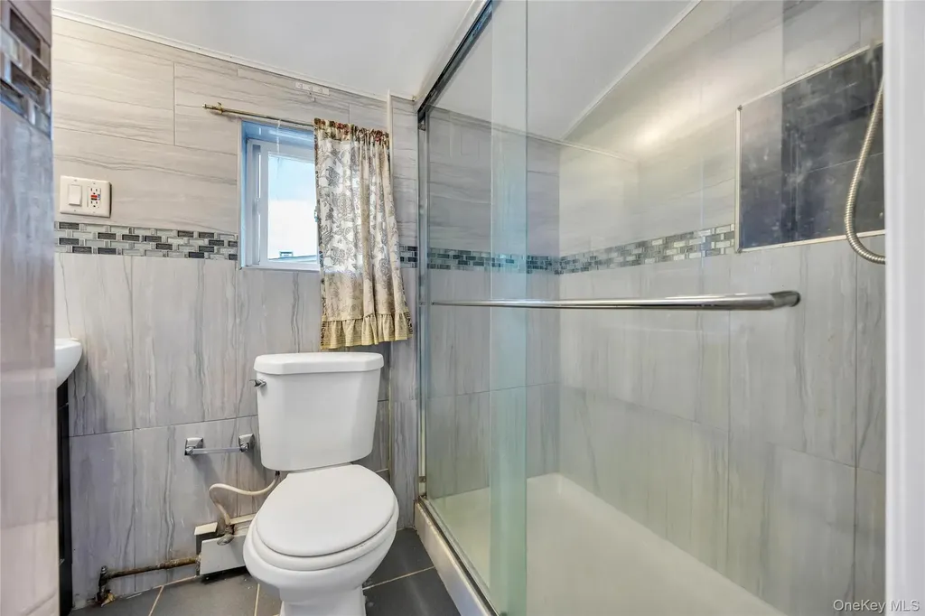 163 Miller Road Hicksville NY 11801