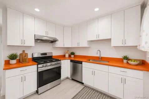 163 Miller Road Hicksville NY 11801