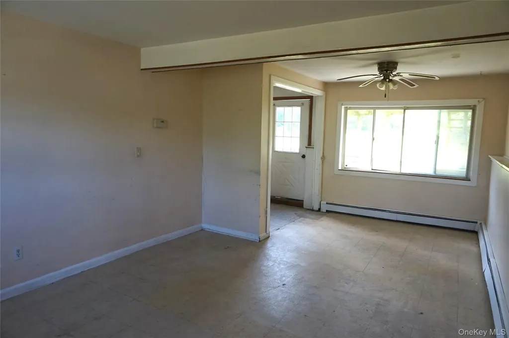 62 Warwick Road Carmel NY 10512