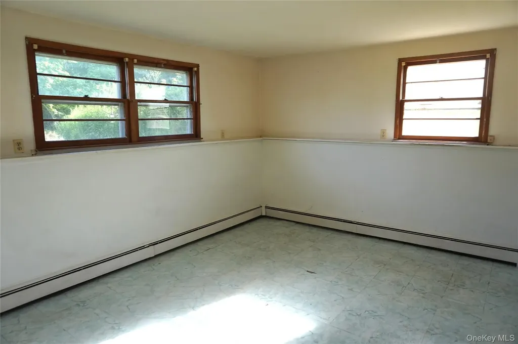 62 Warwick Road Carmel NY 10512