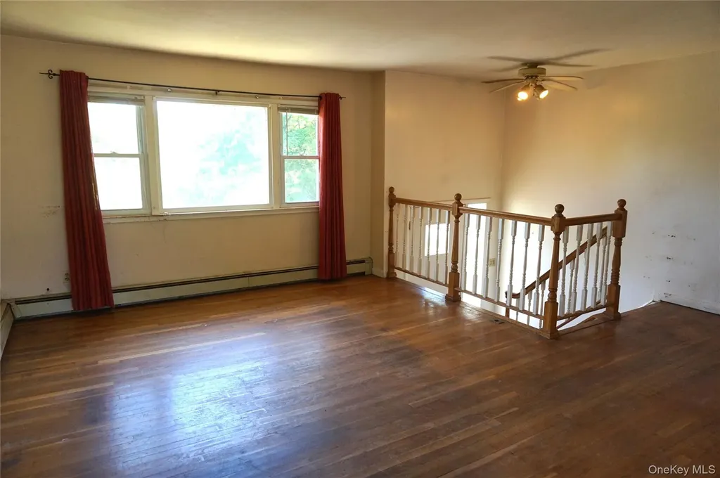 62 Warwick Road Carmel NY 10512