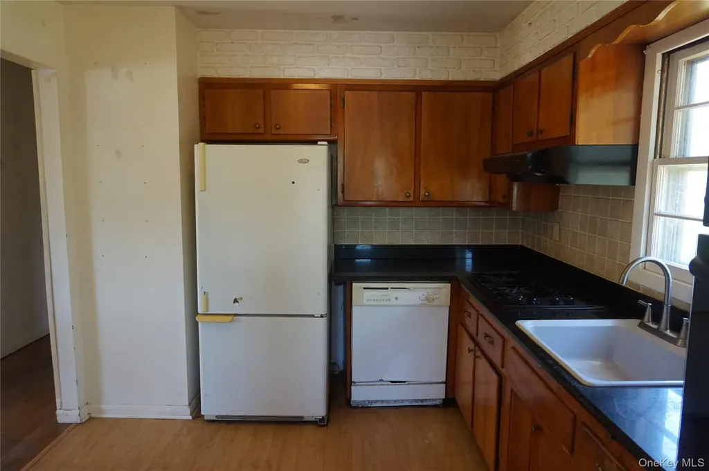 62 Warwick Road Carmel NY 10512