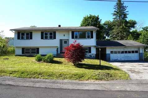62 Warwick Road Carmel NY 10512