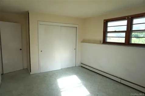 62 Warwick Road Carmel NY 10512