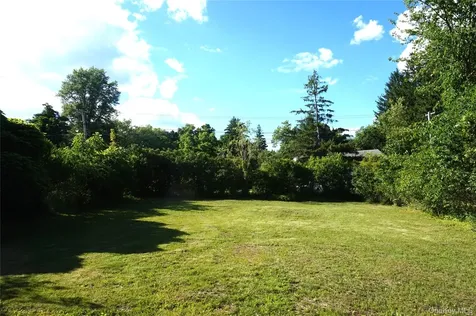 62 Warwick Road Carmel NY 10512