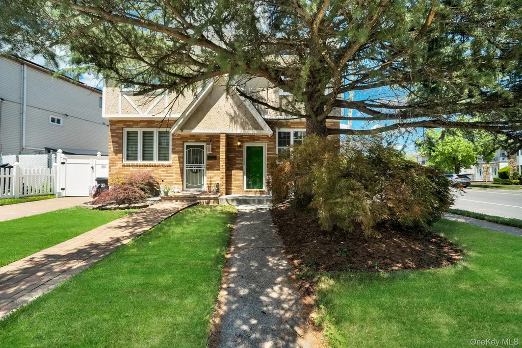 5 Notus Avenue Staten Island NY 10312