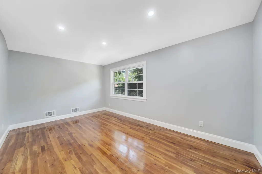 5 Notus Avenue Staten Island NY 10312