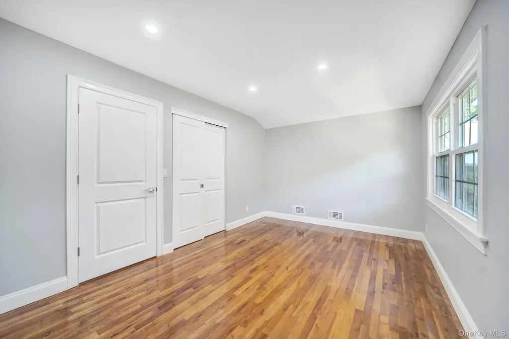 5 Notus Avenue Staten Island NY 10312